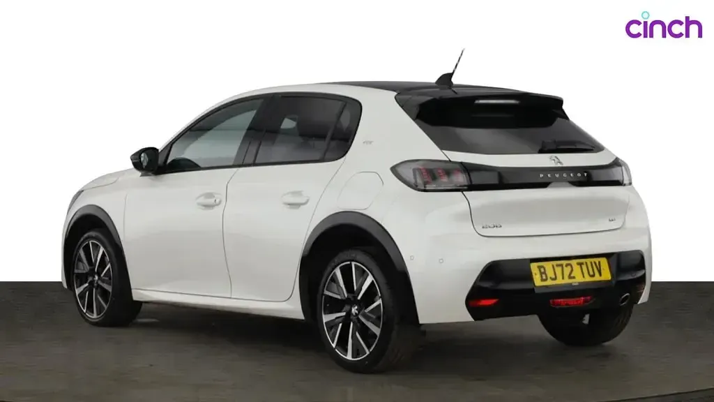 Used Peugeot 208 GT 75 HP (55 kW) 2022 White Hatchback