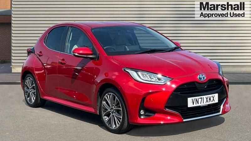 Red Used 2021 Toyota Yaris Hybrid Hatchback | £16,836 (Fair price) - Image 1/4