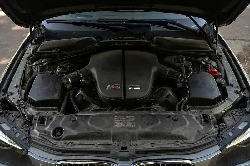 Usado BMW M5 Performance 507 CV (372 kW) 2006 Gris Berlina