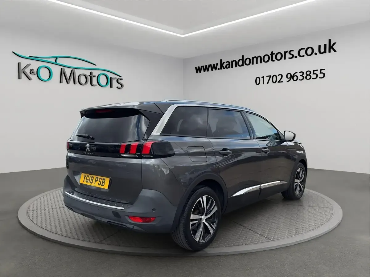 Used Peugeot 5008 Allure 130 HP (95 kW) 2019 Grey SUV