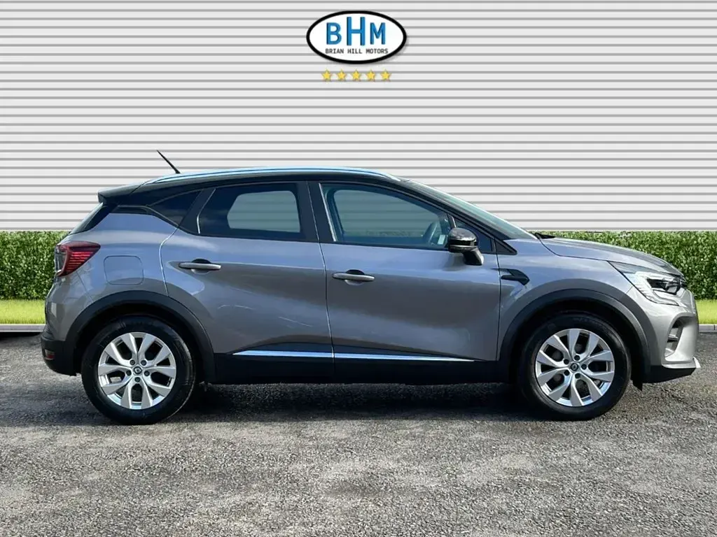 Second-hand Renault Captur Iconic 100 CP (73 kW) 2020 Gri SUV