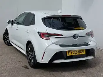 Used Toyota Corolla Design 122 HP (89 kW) 2022 White Hatchback