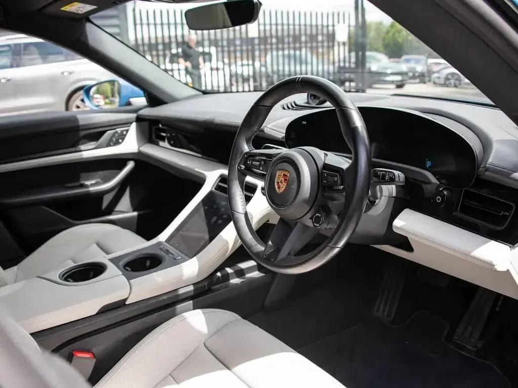 Used Porsche Taycan Cross Turismo 419 kW (571 HP) 2022 Blue Estate
