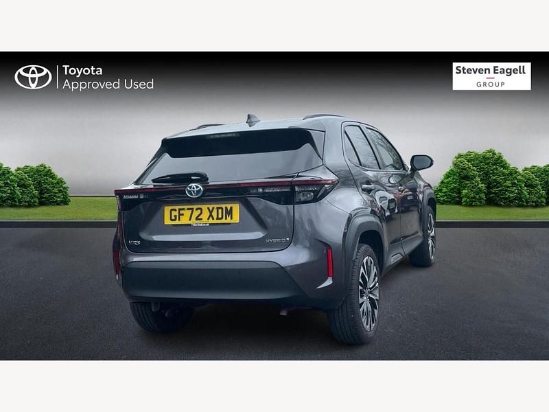 Used Toyota Yaris Hybrid 114 HP (83 kW) 2022 Grey Hatchback