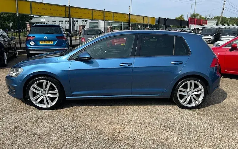 Used VW Golf VII GT 150 HP (110 kW) 2016 Blue Hatchback