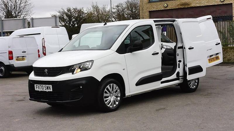 Second-hand Peugeot Partner 131 CP (96 kW) 2020 Alb Monovolum