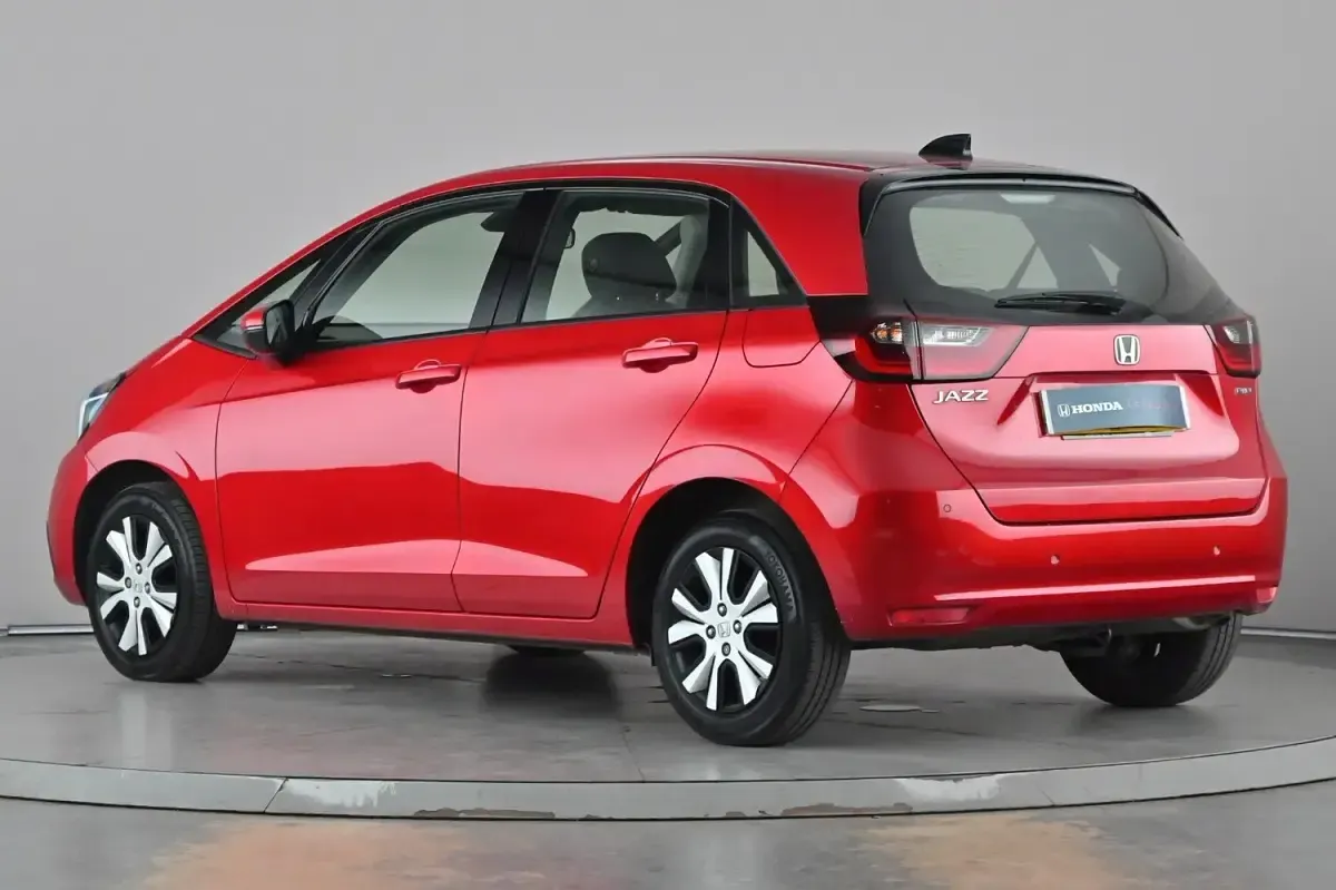 Used Honda Jazz Hybrid 109 HP (80 kW) 2023 Red Hatchback