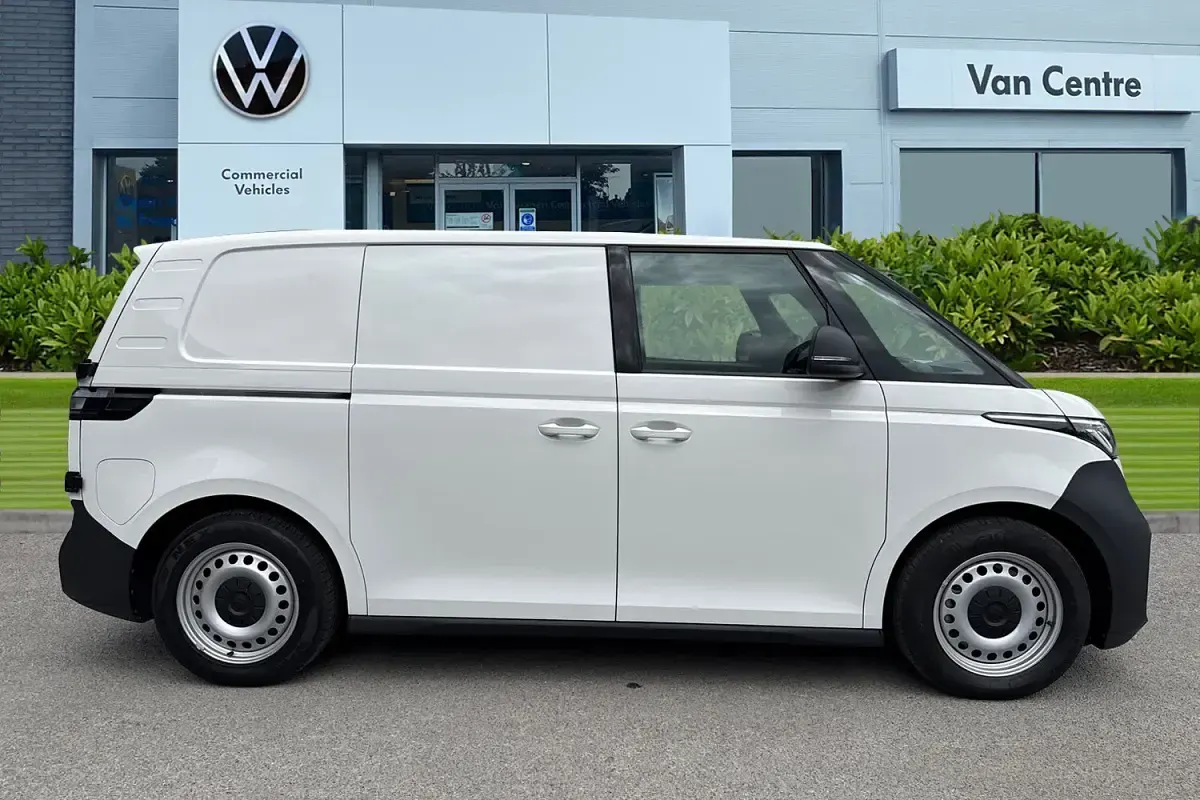 Used VW ID. Buzz 210 kW (286 HP) 2024 White MPV