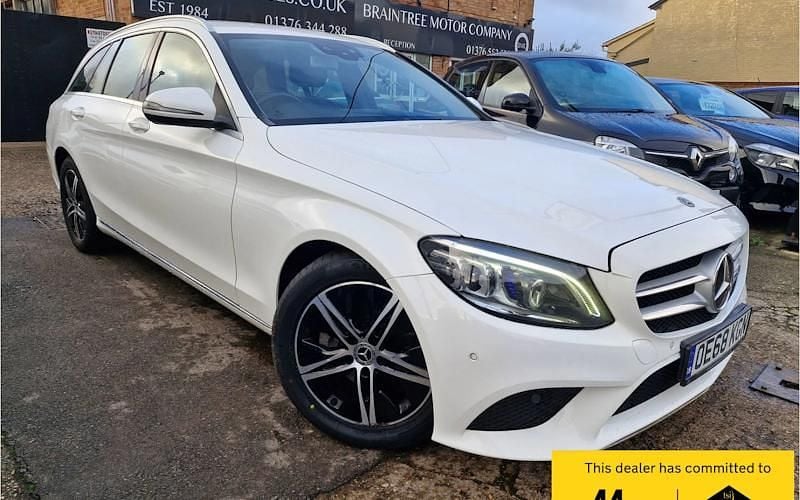 Usado Mercedes C200 Premium 160 HP (117 kW) 2019 Carrinha