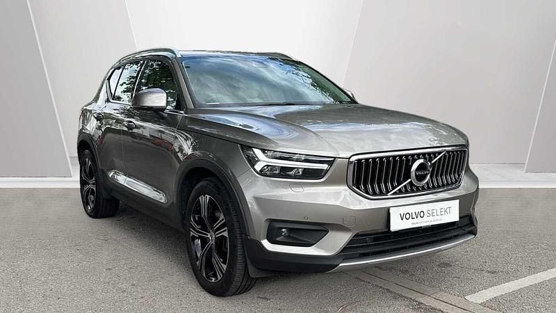 Used 2021 Volvo XC40 Inscription SUV | £25,990 (Fair price) - Image 1/3