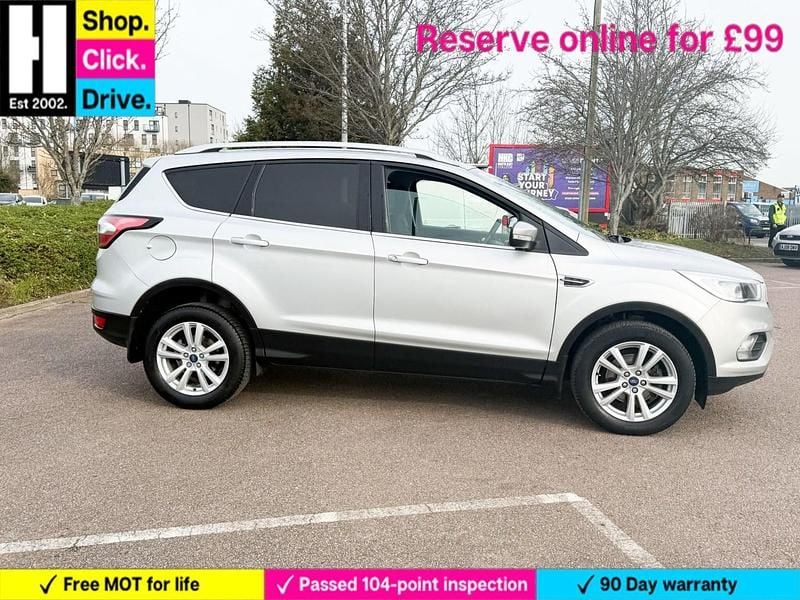 Usado Ford Kuga Zetec 120 HP (88 kW) 2019 Prateado SUV