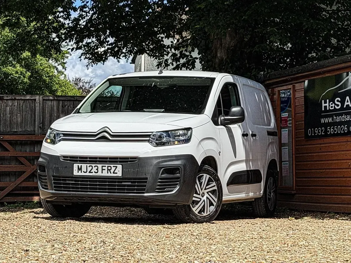 Used Citroën e-Berlingo PureTech 110 HP (80 kW) 2023 White