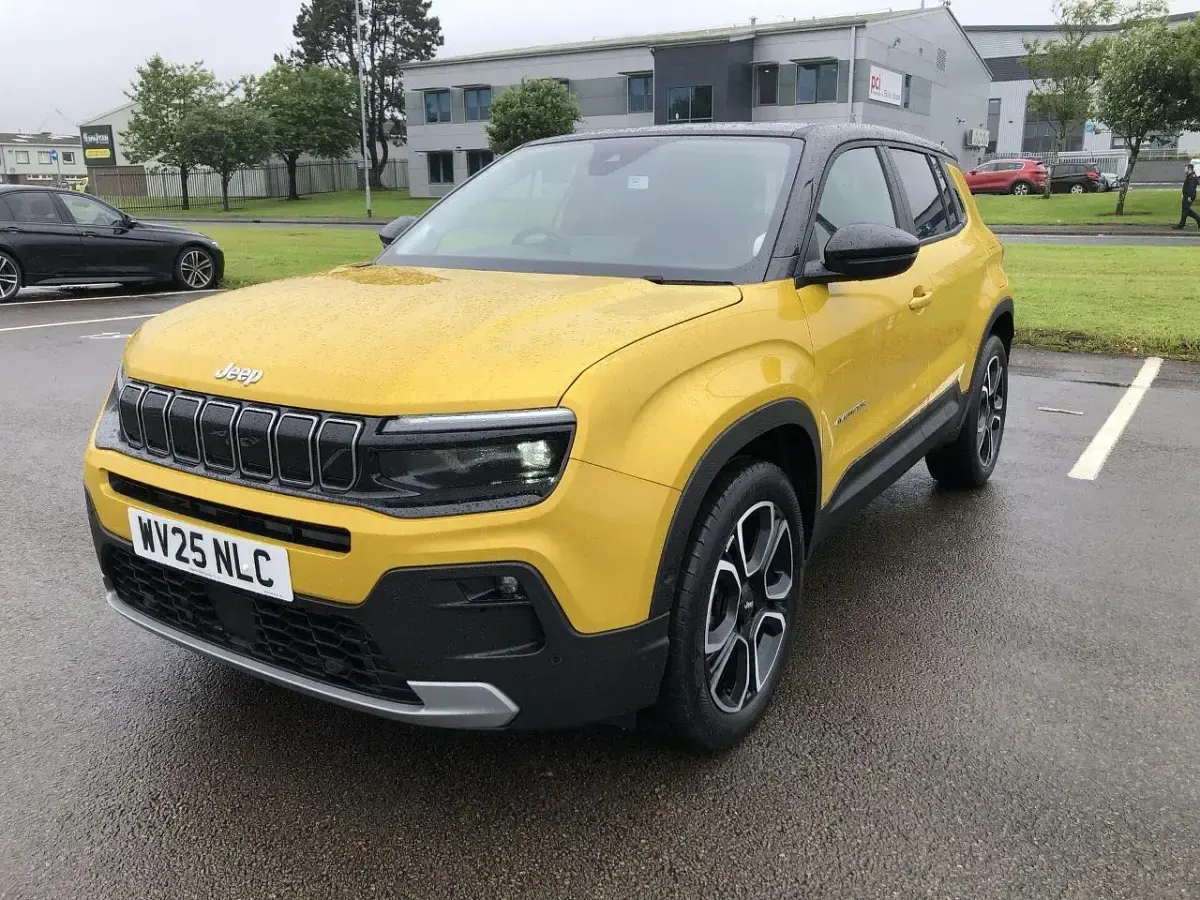 Used Jeep Avenger Summit 100 HP (73 kW) 2025 SUV