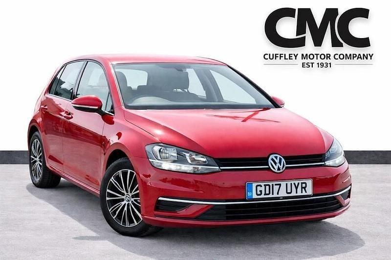 Used VW Golf VII SE 125 HP (91 kW) 2017 Red Hatchback