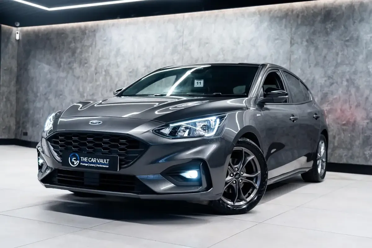 Used Ford Focus ST-Line 150 HP (110 kW) 2018 Grey Hatchback