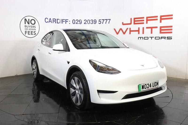 White Used 2024 Tesla Model Y RWD SUV | £26,488 (Good price) - Image 1/4