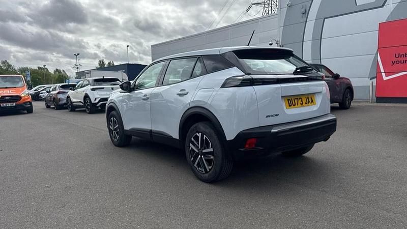 Begagnad Peugeot 2008 Active 100 HK (73 kW) 2023 Vit SUV
