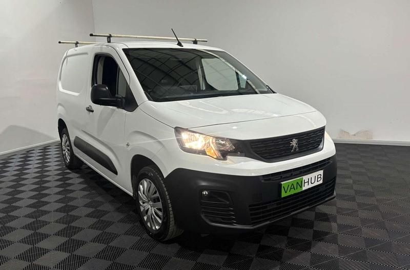 White Used 2021 Peugeot Partner Premium MPV | £7,395 (Fair price) - Image 1/4