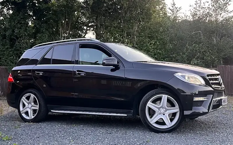 Käytetty Mercedes ML250 AMG line 204 HP (150 kW) 2015 Katumaasturi