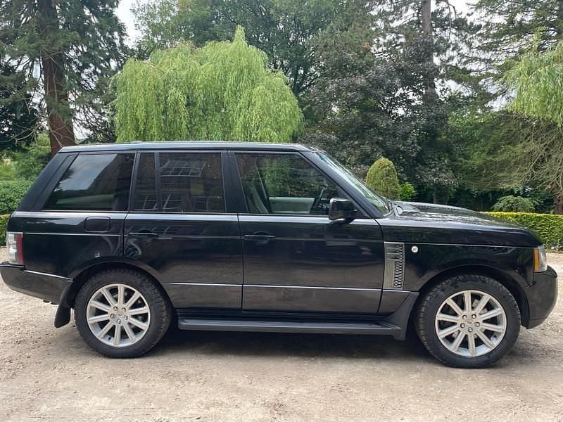 Black Used 2011 Land Rover Range Rover Vogue SE SUV | £8,995 (Super price) - Image 1/4