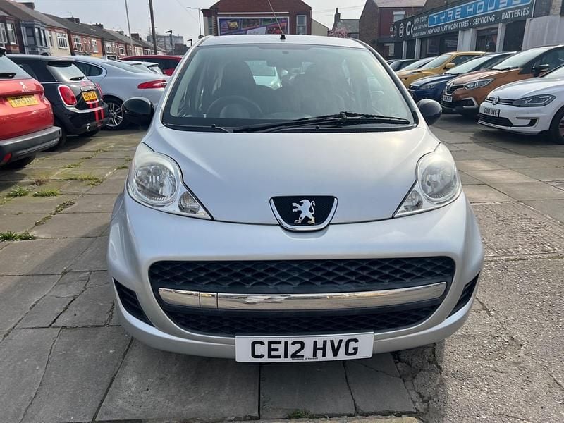 Used Peugeot 107 68 HP (50 kW) 2012 Silver Hatchback