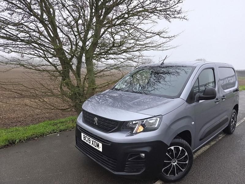 Grey Used 2019 Peugeot Partner MPV | £8,995 (Expensive) - Image 1/3