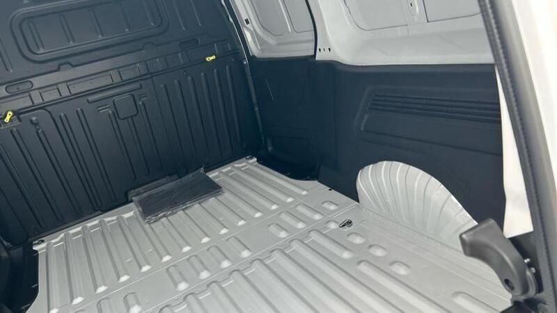 New 2024 Citroën Berlingo MPV | £17,995 (Fair price) - Image 1/4