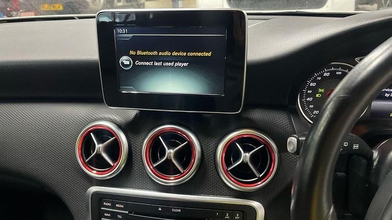 Used Mercedes A180 SE 2016 Cirrus white Hatchback