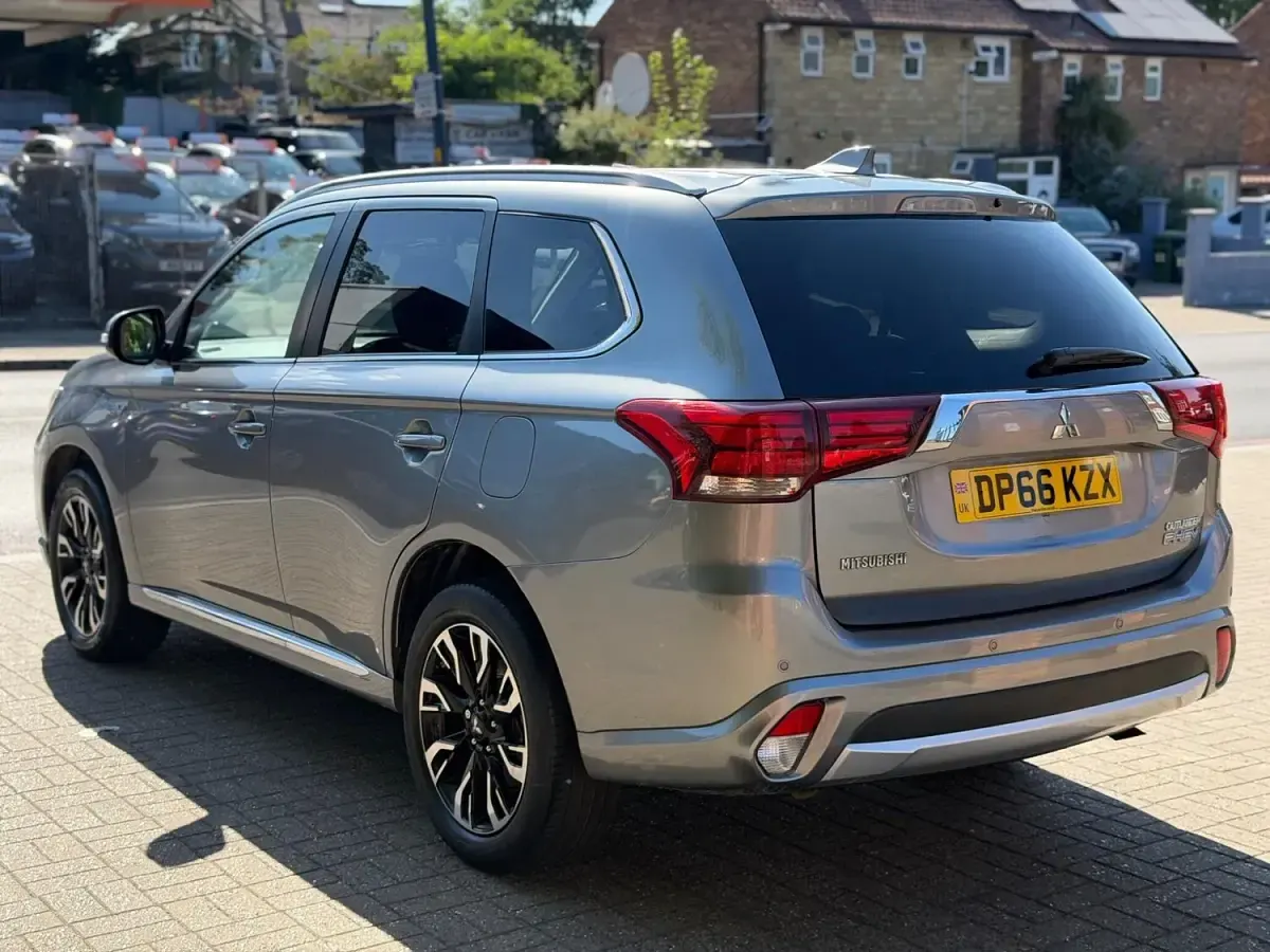 Used Mitsubishi Outlander P-HEV 2017 Grey Estate