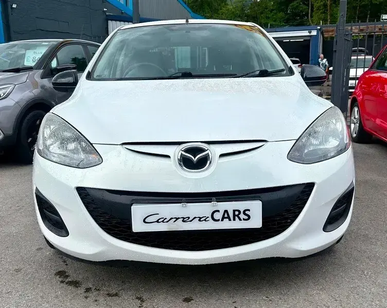 Used Mazda 2 Edition 2014 White Hatchback