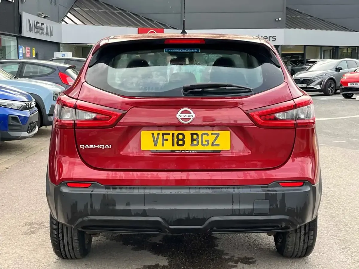 Używany Nissan Qashqai Acenta 2018 Czerwony SUV