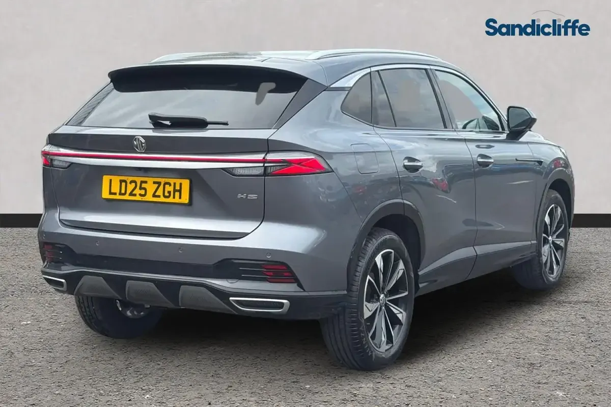 Used MG HS Trophy 170 HP (125 kW) 2024 Metallic  hampstead grey SUV