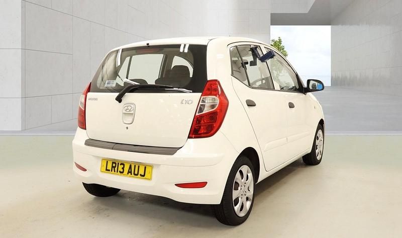 Used Hyundai i10 Classic 2013 White Hatchback