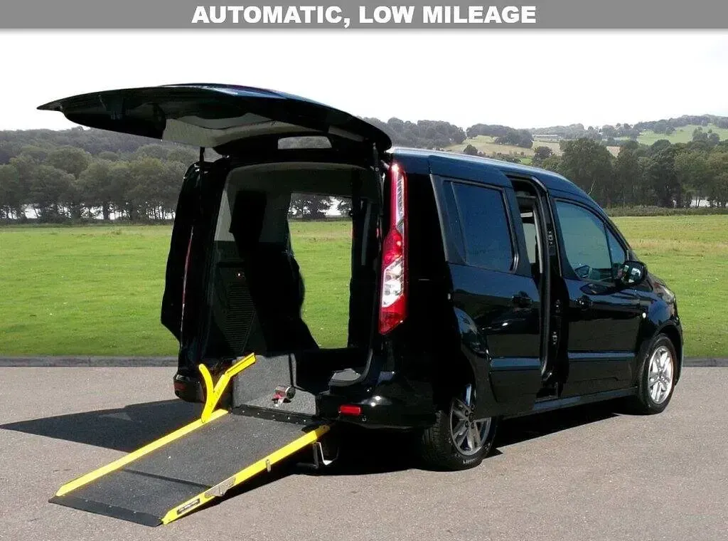 Used Ford Tourneo Connect Titanium 120 HP (88 kW) 2021 Black MPV