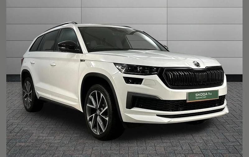 Used Skoda Kodiaq SportLine 147 HP (108 kW) 2022 Moon white metallic SUV