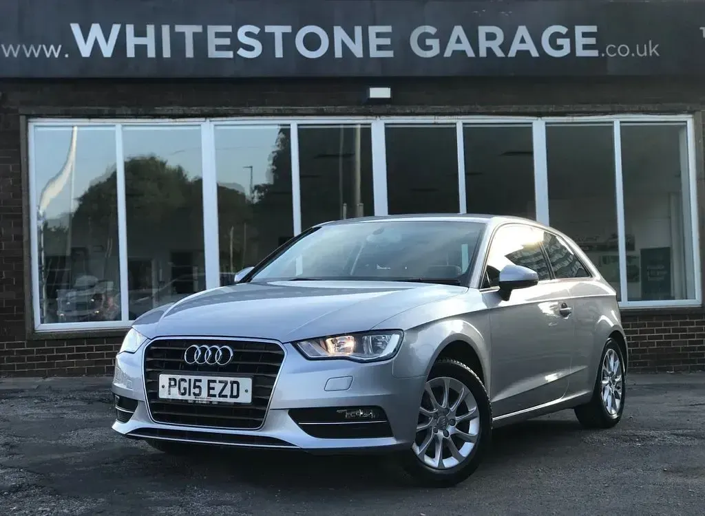 Used Audi A3 Business 150 HP (110 kW) 2015 Silver Hatchback