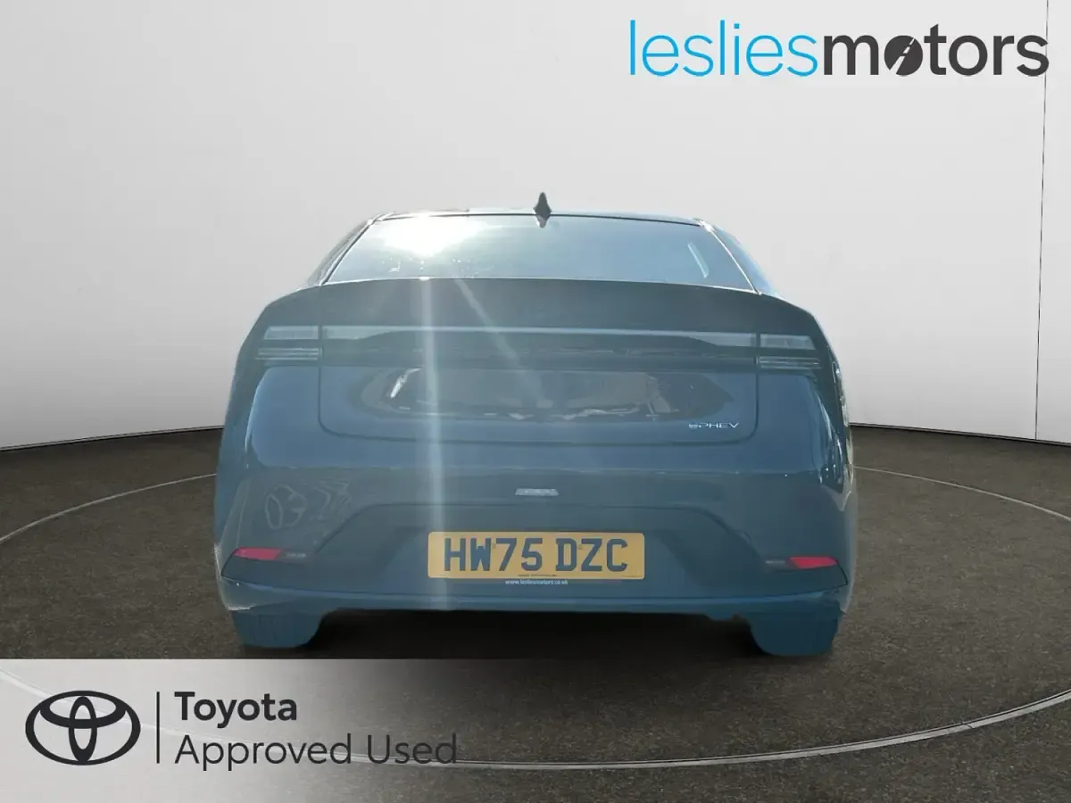 Usado Toyota Prius Design 220 HP (161 kW) 2025 Cinzento Citadino