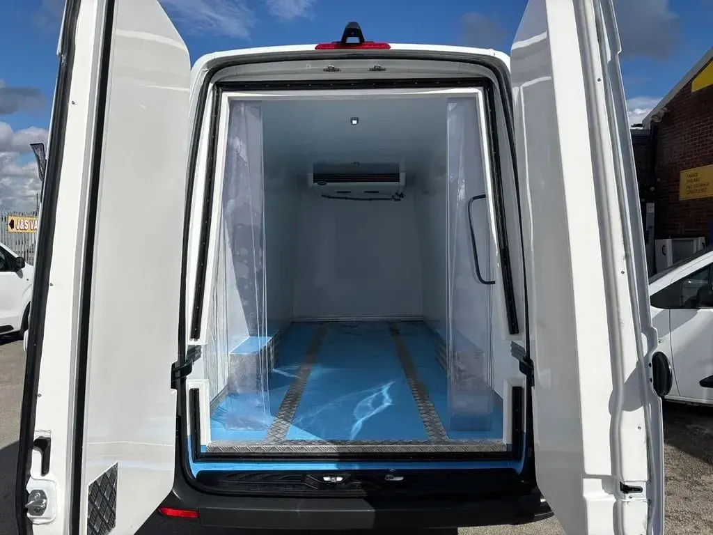Begagnad Mercedes Sprinter 150 HK (110 kW) 2025 Vit Van