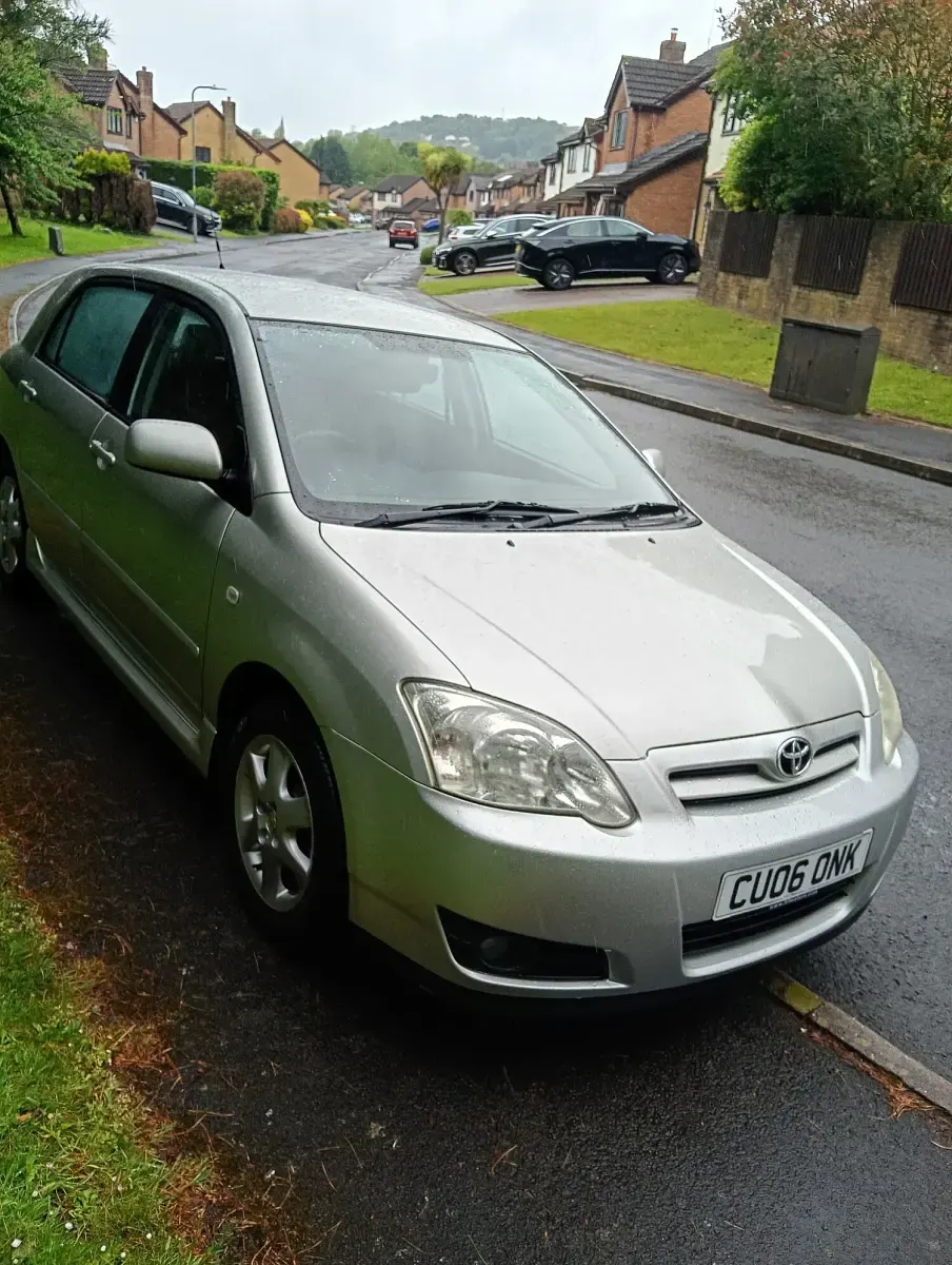 Used Toyota Corolla 110 HP (80 kW) 2006 Silver Hatchback