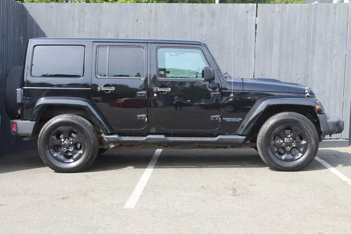 Used Jeep Wrangler 197 HP (144 kW) 2016 Black SUV
