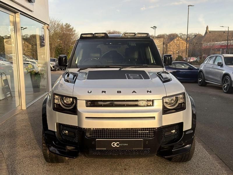 Used Land Rover Defender HSE Dynamic 250 HP (183 kW) 2023 Silver Estate