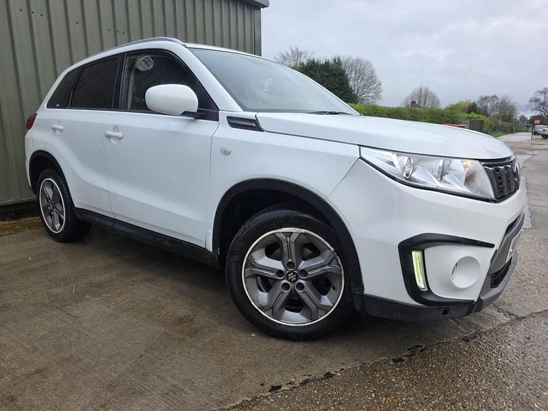 Used Suzuki Vitara SZ-T 120 HP (88 kW) 2017 White SUV