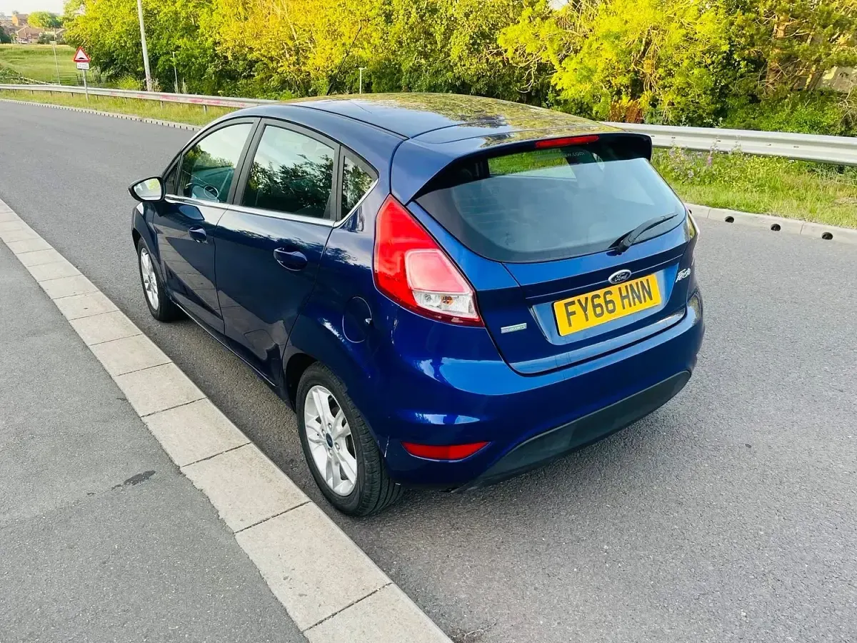 Used Ford Fiesta Zetec 98 HP (72 kW) 2016 Blue Hatchback