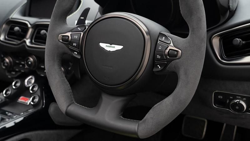 Used Aston Martin V8 Vantage 2022 Green Cabriolet