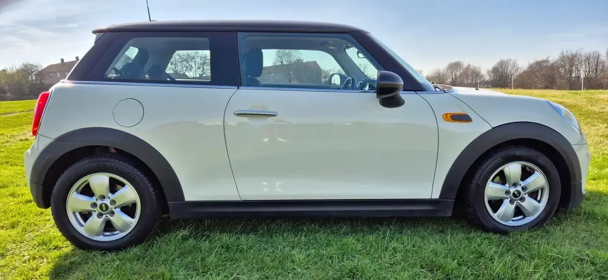 Used Mini Cooper Hatch 2014 White Hatchback