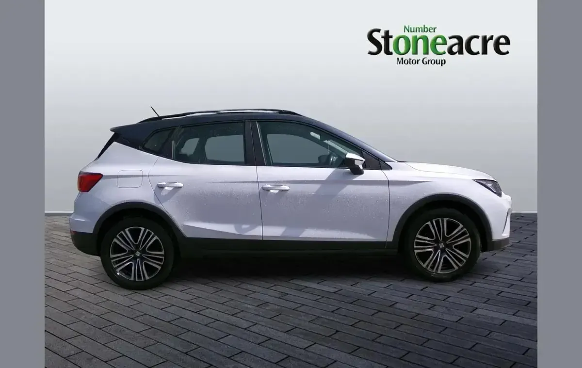 Used Seat Arona SE Technology 94 HP (69 kW) 2022 White SUV