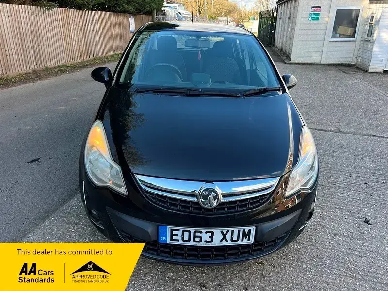 Usado Vauxhall Corsa 2013 Negro Utilitario