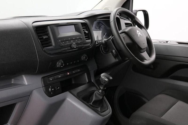 Used Citroën Dispatch 100 HP (73 kW) 2022 White MPV