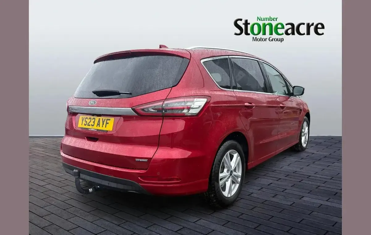 Used Ford S-MAX Titanium 190 HP (139 kW) 2023 Red MPV