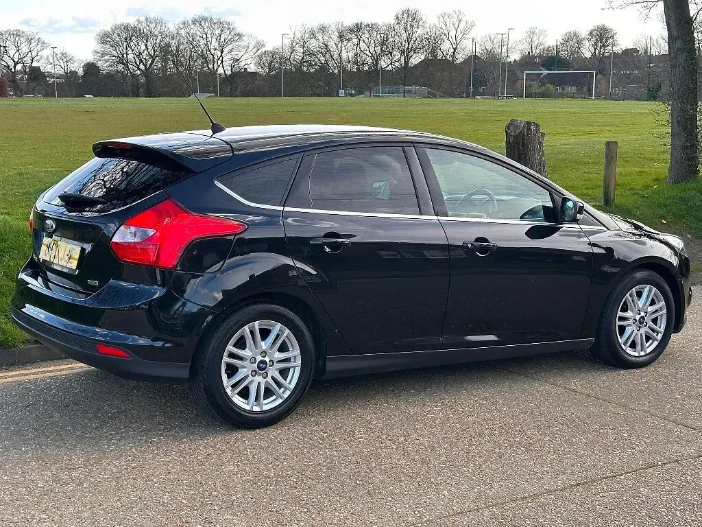 Used Ford Focus Titanium 125 HP (91 kW) 2013 Black Hatchback